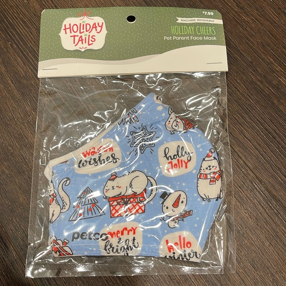 NWT Holiday Kitty Festive Face Mask *Benefits Animal Welfare*